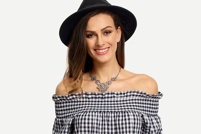blusas con hombros por fuera